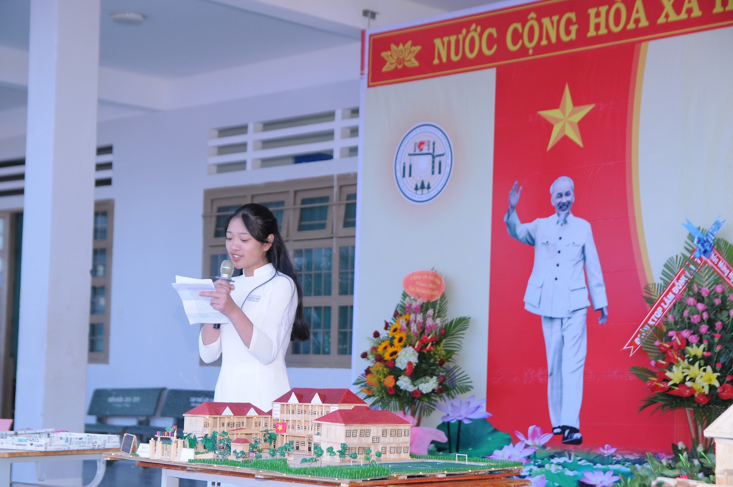 Tác phẩm 'mô hình trường THPT Nguyễn Chí Thanh' của chi đoàn lớp 11A1