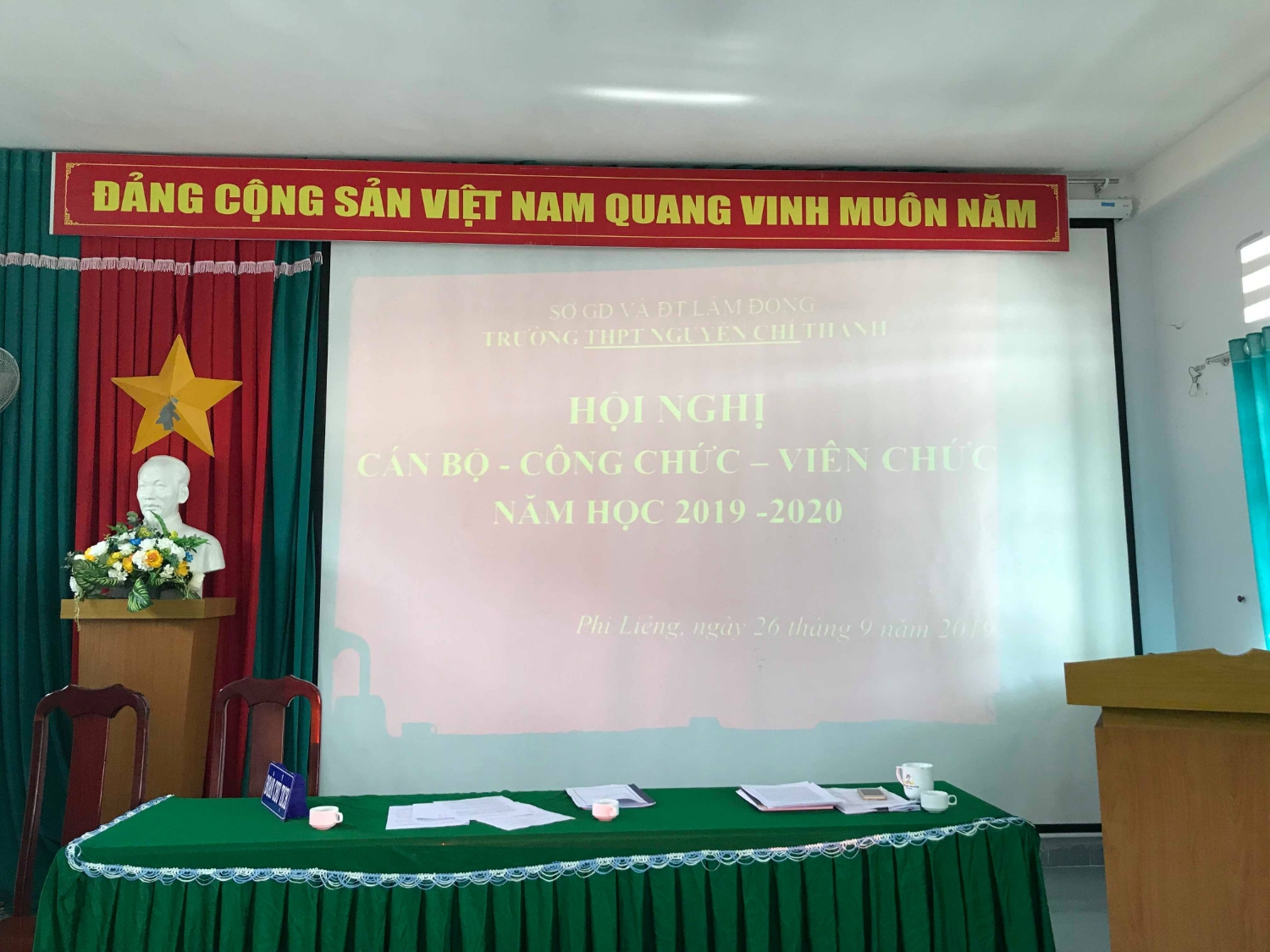 Đại hội công nhân viên chức năm học 2019 - 2020