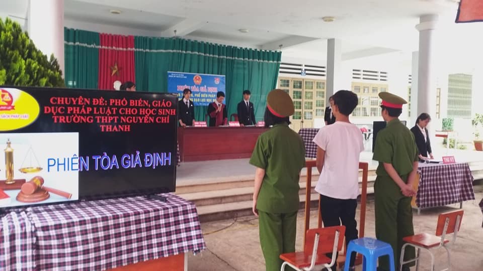 Trường THPT Nguyễn Chí Thanh tổ chức chuyên đề ngoại khóa  giáo dục pháp luật cho học sinh