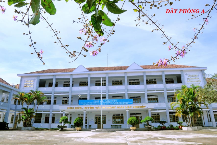 Trường THPT Nguyễn Chí Thanh tích cực chuẩn bị chu đáo chào đón năm học mới 2020 - 2021