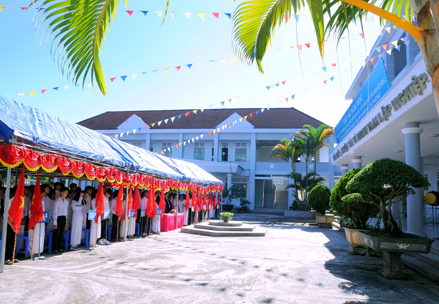 Trường THPT Nguyễn Chí Thanh