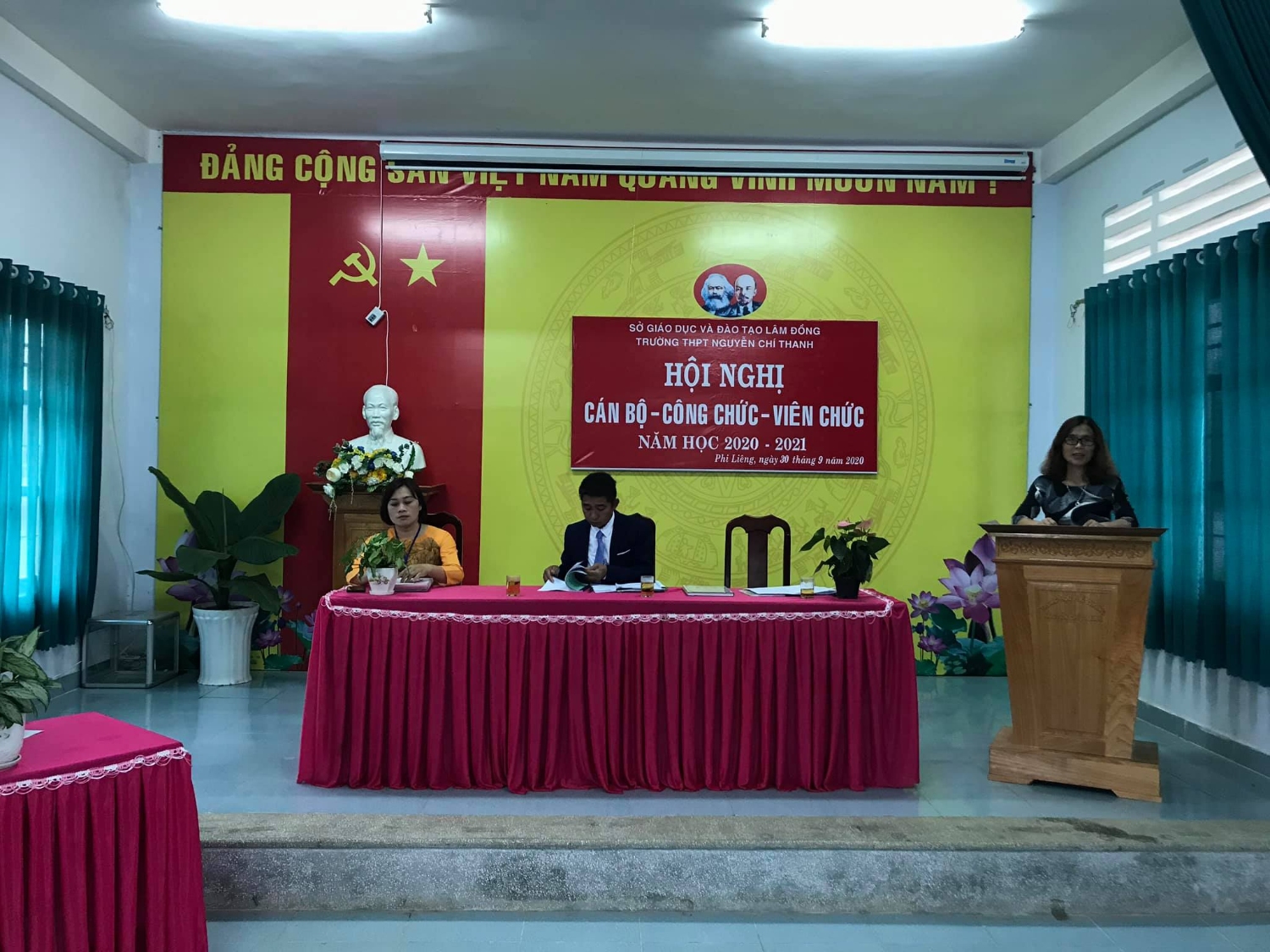 Đại hội Công nhân viên chức năm học 2020 - 2021