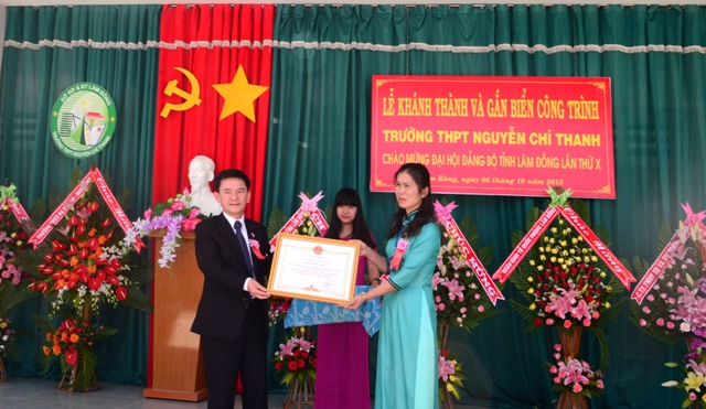 Khai giảng năm học